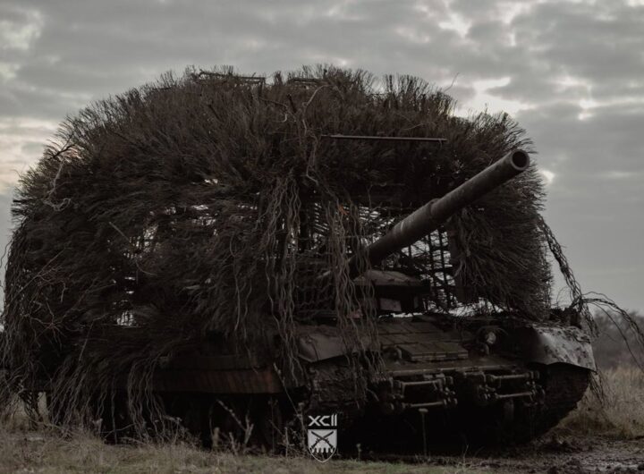 Новини України - Українські воїни "затрофеїли" російський танк Т-80