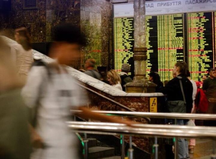 Новини бізнесу - Укрзалізниця відкрила продаж квитків на рейси за новими графіками