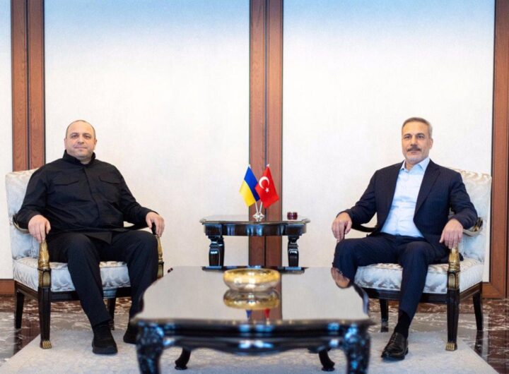 Новини світу - Умєров обговорив безпекову ситуацію з главою МЗС Туреччини