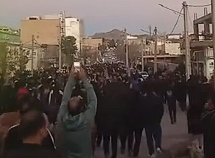 Новини світу - В Ірані протестувальники взяли під контроль два міста