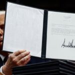 Трамп продовжив санкції проти Росії на рік