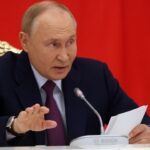 Путін заявив про початок спаду економіки РФ