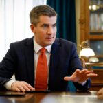 В Орбана готуються надовго "затримати" викрадені гроші Ощадбанку