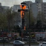 У Польщі у Страсну п'ятницю загорівся 17-метровий хрест