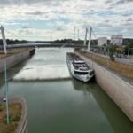 У Відні лайнер з 200 людьми врізався у шлюз